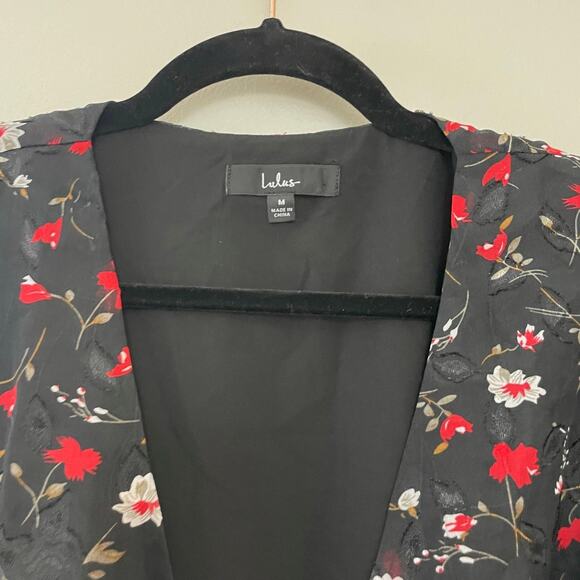 Lulus Feminine Romantic Holiday Wrapped in Blooms Floral Balloon Sleeve Top‎ M - Picture 10 of 13